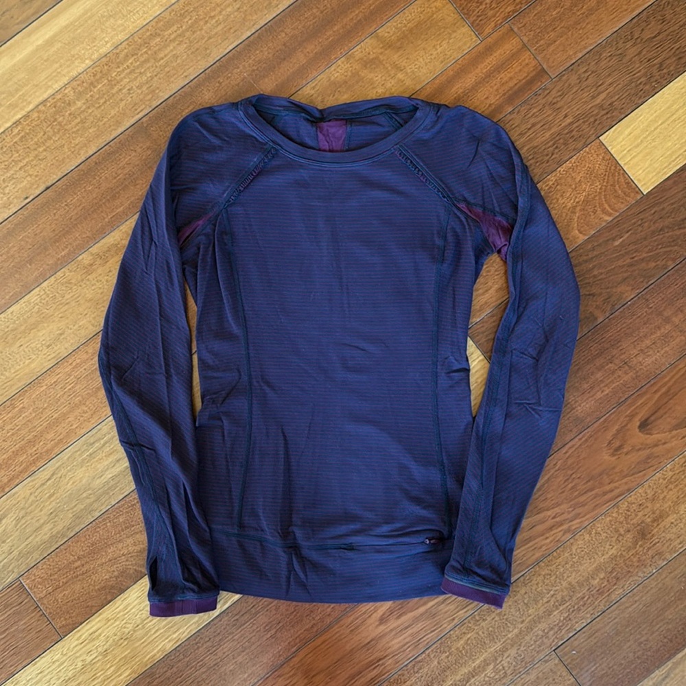 SO CUTE!! Lululemon long sleeve top size 4